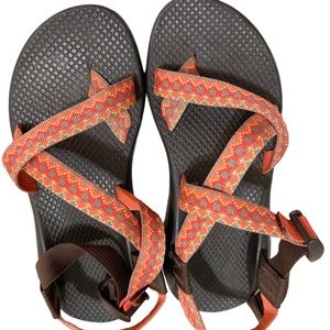 Chaco Vibram sandals size 8 women’s shoes orange and brown great condition